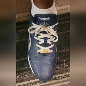 CLASSIC REEBOK